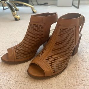 Vince Camuto Wedges